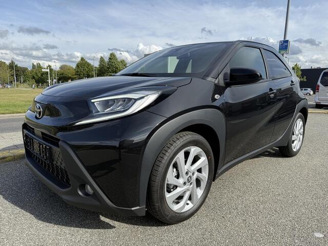 Toyota AYGO X 1.0 VVT-i MT Nieuw / 17'' LMV / Carplay / Stoelverwarming