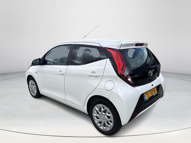Toyota AYGO 1.0 VVT-i x-play **AIRCO/ BEGRENZER/ BLUETOOTH/ GARANTIE**