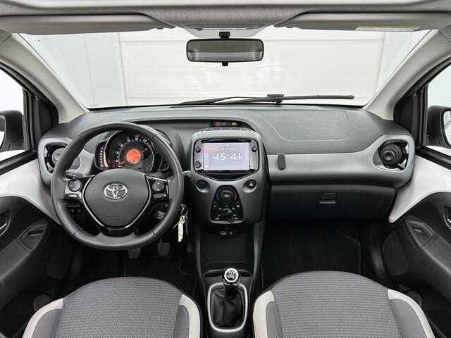 Toyota AYGO 1.0 VVT-i x-play cabrio Airconditioning | Schuifdak | Cruise control | Achteruitrijcamera |