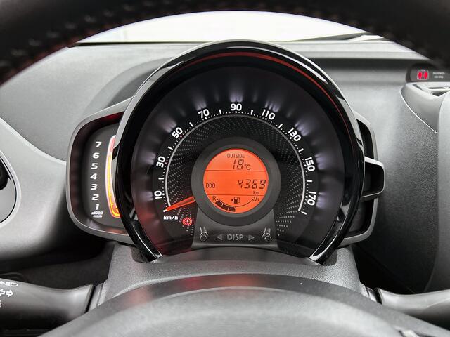Toyota AYGO 1.0 VVT-i x-play cabrio Airconditioning | Schuifdak | Cruise control | Achteruitrijcamera |
