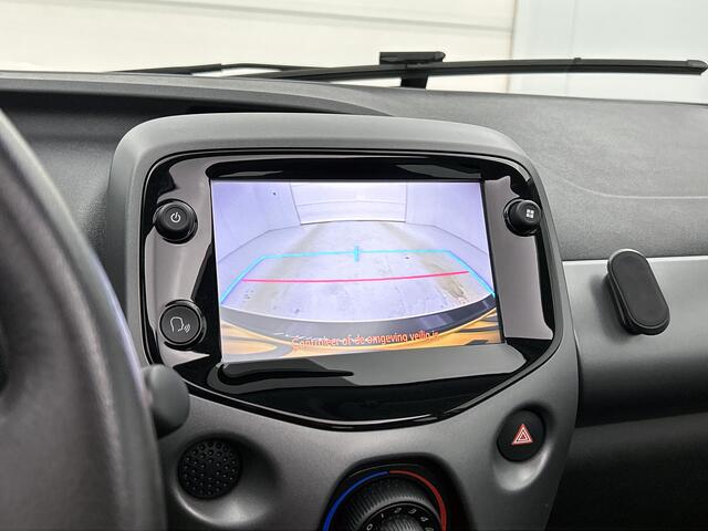 Toyota AYGO 1.0 VVT-i x-play cabrio Airconditioning | Schuifdak | Cruise control | Achteruitrijcamera |