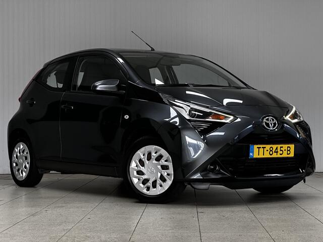 Toyota AYGO 1.0 VVT-i x-play/ 5-Drs/ AUTOMAAT!/ Camera/ Media-Scherm/ Airco/ C.V. Afstand/ Elek. Ramen/ Isofix/ Bluetooth/ Multi. LEDER. Stuur/ LED Dagrijverl/ Getint glas.