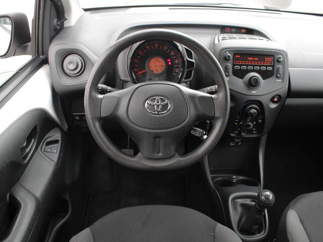Toyota AYGO 1.0 VVT-i x-now | Airco | Radio