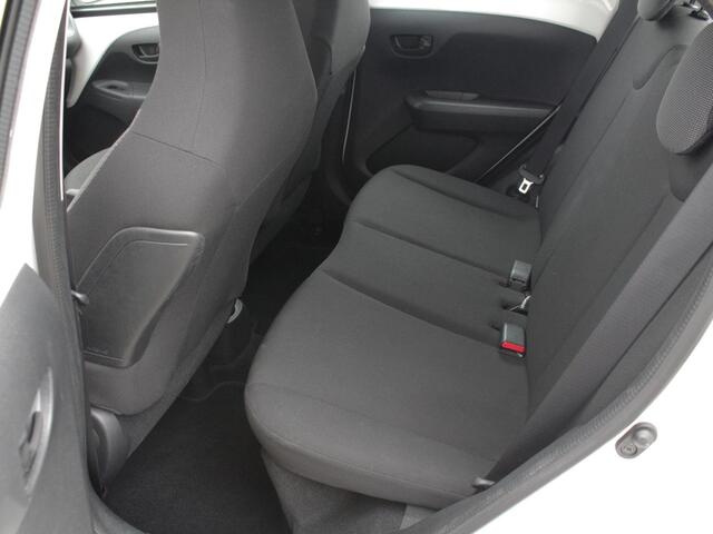 Toyota AYGO 1.0 VVT-i x-now | Airco | Radio