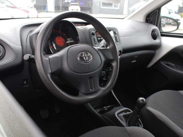 Toyota AYGO 1.0 VVT-i x-now | Airco | Radio