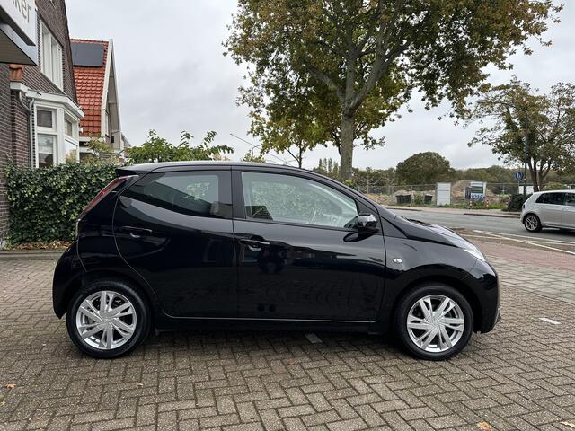 Toyota AYGO 1.0 VVT-i x-play