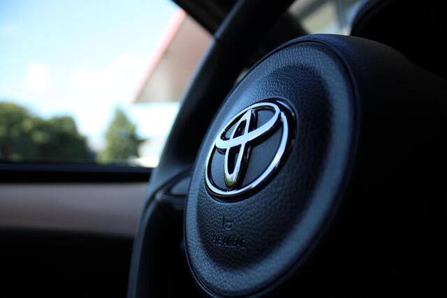 Toyota AYGO X 1.0 VVT-i MT Play Achteruitrijcamera, Airco, Cruise control Adaptief, Apple Carplay/Android Auto