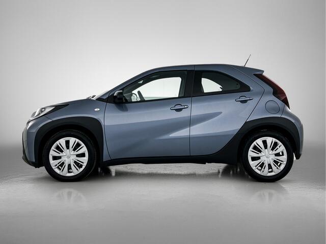 Toyota AYGO X 1.0 VVT-i MT Play | CarPlay/Android Auto | Camera | Metallic lak |