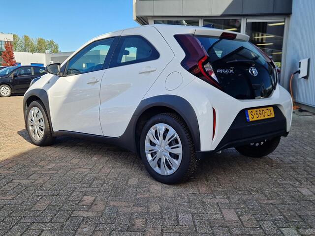Toyota AYGO X 1.0 VVT-i MT Play