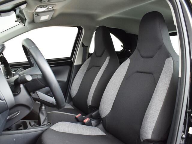 Toyota AYGO 1.0 VVT-i MT Play | Camera o CarPlay o Cruise o Airco
