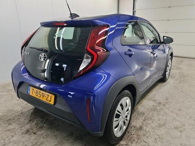 Toyota AYGO X 1.0 VVT-i | 73 PK | MT Play | Achteruitrijcamera | *Word verwacht*