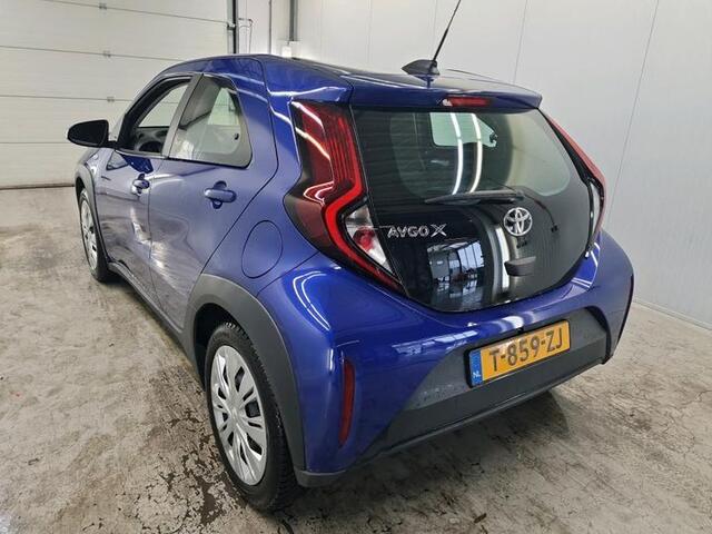 Toyota AYGO X 1.0 VVT-i | 73 PK | MT Play | Achteruitrijcamera | *Word verwacht*