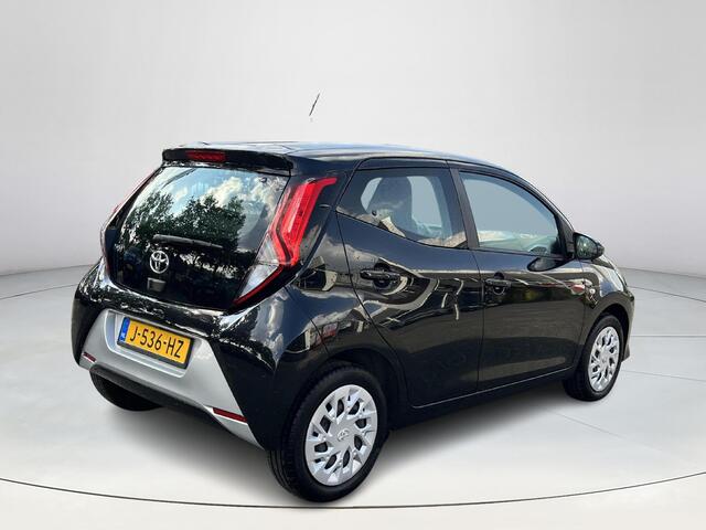 Toyota AYGO 1.0 VVT-i x-play | 5 deurs | Airconditioning | Carplay | Parkeercamera achter |