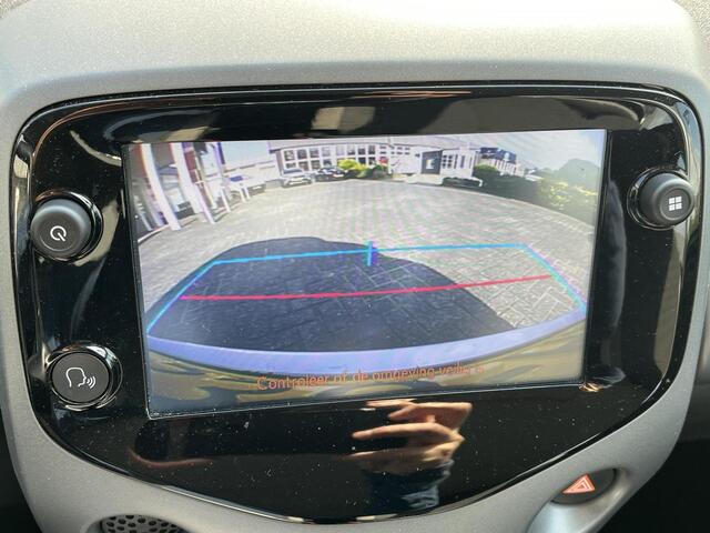 Toyota AYGO 1.0 VVT-i x-play | 5 deurs | Airconditioning | Carplay | Parkeercamera achter |
