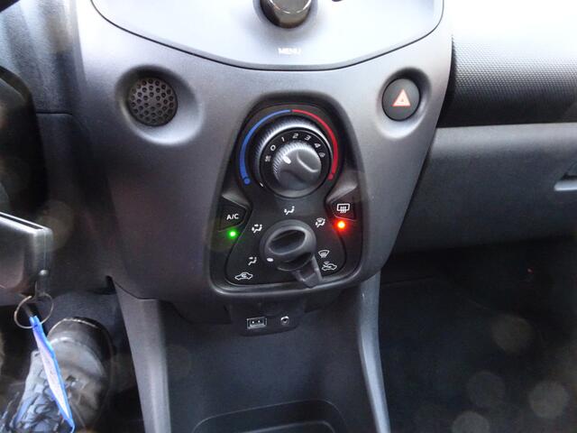 Toyota AYGO 1.0 VVT-i x-fun Airco, elektrische ramen, centrale vergrendeling, enz.