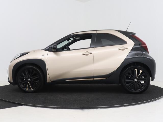 Toyota AYGO X 1.0 VVT-i MT Premium | Stoelverwarming | 18 inch lichtmetalen velgen | Climate control | Privacy glass |