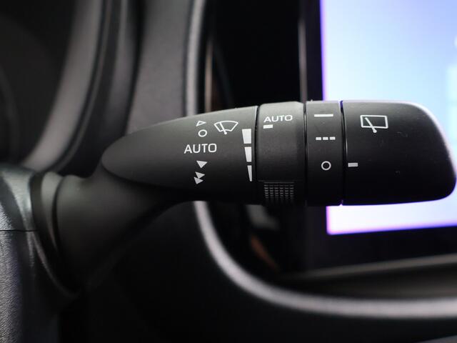 Toyota AYGO X 1.0 VVT-i MT Premium | Stoelverwarming | 18 inch lichtmetalen velgen | Climate control | Privacy glass |