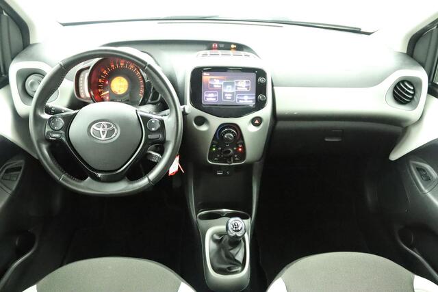 Toyota AYGO 1.0 VVT-i x-nav | Airco | Achteruitrijcamera | Navigatie | Bluetooth |