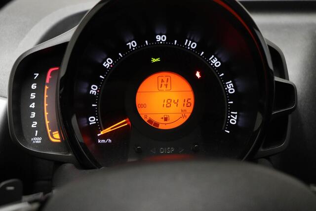 Toyota AYGO 1.0 VVT-i x-play AUTOMAAT | DAB | APPLE | CAMERA