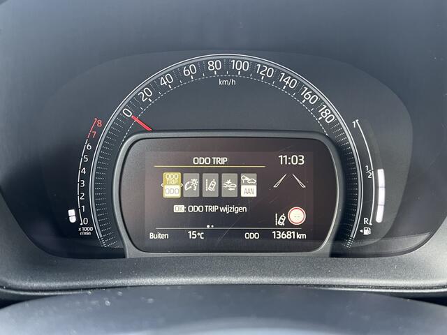 Toyota AYGO 1.0 VVT-i MT Play | Camera | Adapt Cruise Control