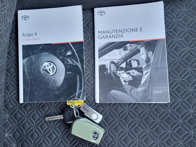 Toyota AYGO X 1.0 VVT-i MT first / Camera / Navigatie via Android Auto of Apple Carplay / DAB / Automatische airco / Winterset