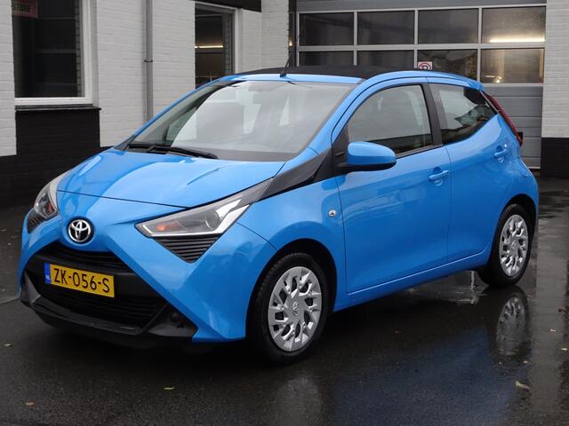 Toyota AYGO 1.0 VVT-i x-play limited Airco, achteruitrijcamera, cabrio top, apple carplay/android auto, enz.