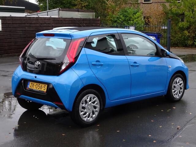 Toyota AYGO 1.0 VVT-i x-play limited Airco, achteruitrijcamera, cabrio top, apple carplay/android auto, enz.