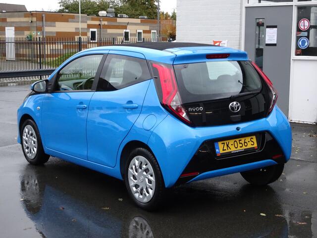 Toyota AYGO 1.0 VVT-i x-play limited Airco, achteruitrijcamera, cabrio top, apple carplay/android auto, enz.