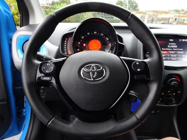 Toyota AYGO 1.0 VVT-i x-play limited Airco, achteruitrijcamera, cabrio top, apple carplay/android auto, enz.