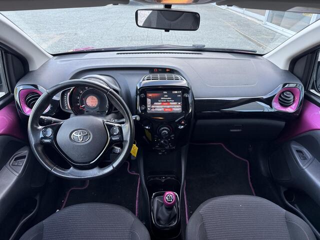 Toyota AYGO 1.0 VVT-i x-cite **APPLE CARPLAY/ AIRCO/ BEGRENZER/ BLUETOOTH/ GARANTIE**