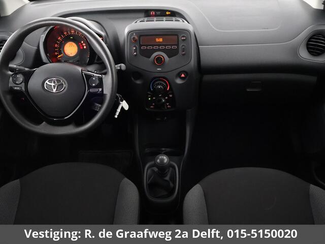 Toyota AYGO 1.0 VVT-i X-Fun Sport + Coral Red Pack | 1e eigenaar | Airco | Privacy Glass | Bluetooth