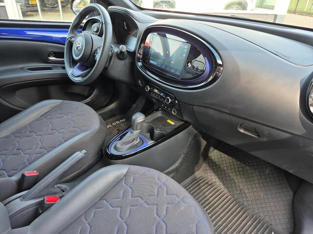 Toyota AYGO X 1.0 VVT-i S-CVT Envy | Stoelverwarming | Navigatie | Parkeersensoren | Licht metalen velgen | Keyless entry |