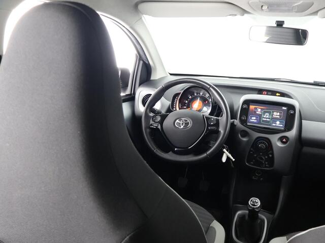 Toyota AYGO 1.0 VVT-i X-PLAY CAMERA CARPLAY NAVI GARANTIE 2029 AIRCO. VOLLEDIG ONDERHOUDEN