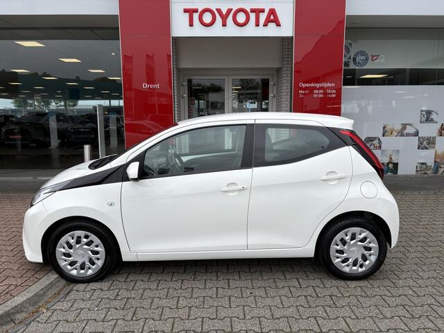 Toyota AYGO 1.0 VVT-i x-play | Bluetooth | Airco | Neerklapbare achterbank |