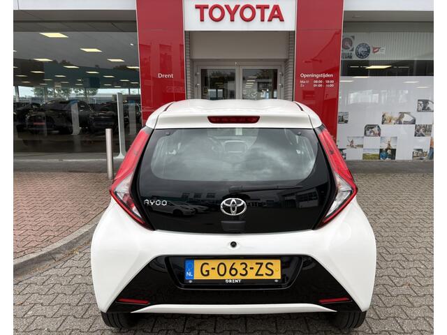 Toyota AYGO 1.0 VVT-i x-play | Bluetooth | Airco | Neerklapbare achterbank |