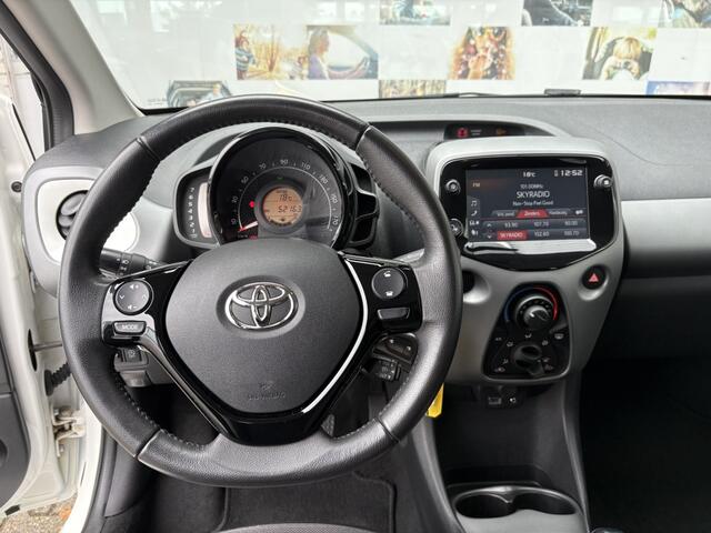 Toyota AYGO 1.0 VVT-i x-play | Bluetooth | Airco | Neerklapbare achterbank |