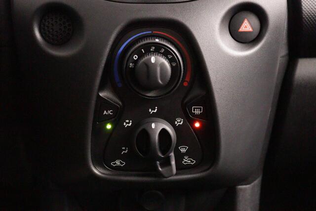 Toyota AYGO 1.0 VVT-i x-fun | Bluetooth telefoonvoorbereiding | Airco |