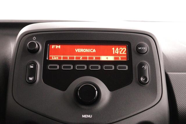 Toyota AYGO 1.0 VVT-i x-fun | Bluetooth telefoonvoorbereiding | Airco |