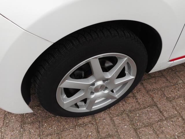 Toyota AYGO 1.0 VVT-i x-now
