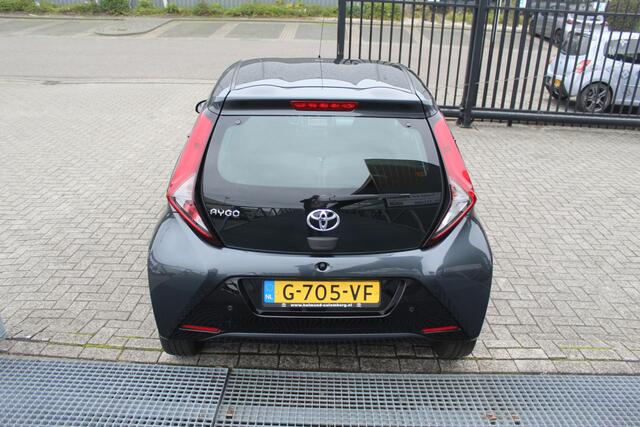 Toyota AYGO 1.0 VVT-i x-play Achteruitrijcamera/App connect/Airco/Orig. NL auto