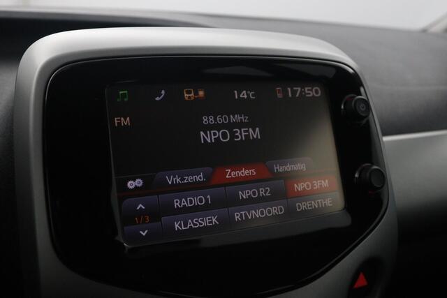 Toyota AYGO 1.0 VVT-i x-play | Airco | Parkeercamera | Apple carplay - Android auto |