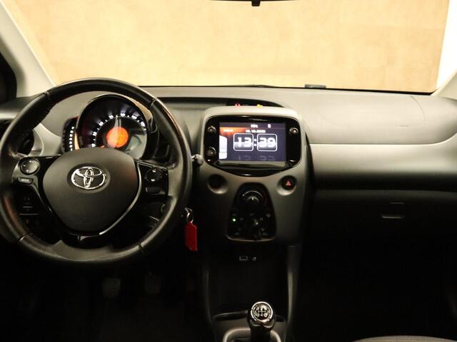 Toyota AYGO 1.0 VVT-i x-play - ACHTERUITRIJCAMERA - APPLE CARPLAY/ANDROID AUTO - BLUETOOTH TELEFOONVOORBEREIDING - LED VERLICHTING - CLIMATE CONTROL / AIRCO - MULTIFUNCTIONEEL STUURWIEL