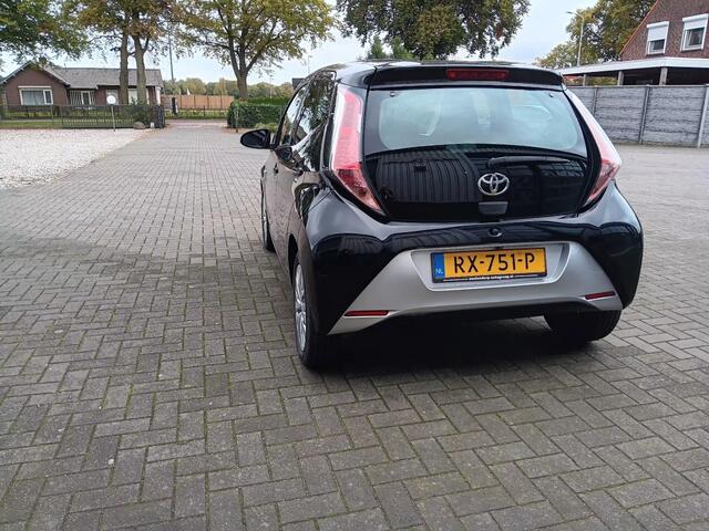 Toyota AYGO 1.0 VVT-I X 69pk Fun Airco Cruise Navi Apple Carplay