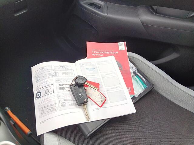 Toyota AYGO 1.0 VVT-I X 69pk Fun Airco Cruise Navi Apple Carplay