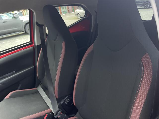 Toyota AYGO 1.0 VVT-i x-cite | Bi-tone | 1e eigenaar en dealeronderhouden |