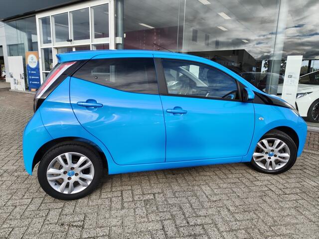 Toyota AYGO 1.0 VVT-i x-joy | DAB | Navi | Achteruitrijcamera | Lichtmetaal