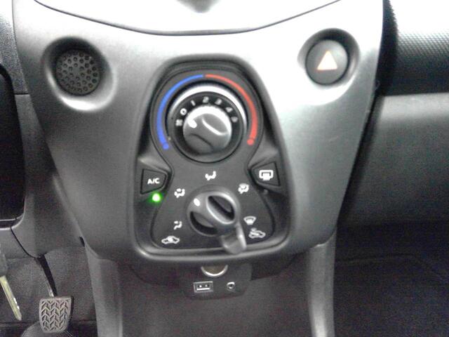 Toyota AYGO 1.0 VVT-i x-fun |Airco!|Metallic kleur!|Bluetooth!