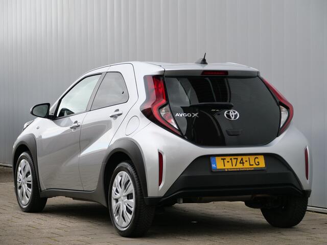 Toyota AYGO X 1.0 73pk VVT-i MT Play Apple Carplay / Camera / Adaptive cruise / Airco