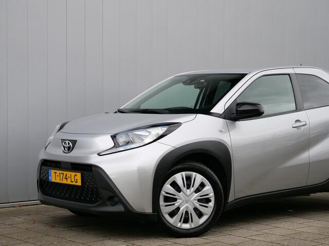 Toyota AYGO X 1.0 73pk VVT-i MT Play Apple Carplay / Camera / Adaptive cruise / Airco