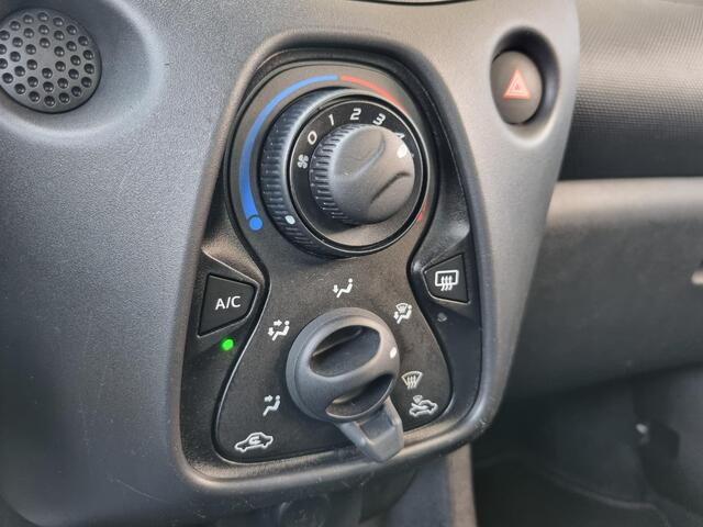 Toyota AYGO 1.0 VVT-i x-fun 5-DEURS / AIRCO / LED / BLUETOOTH